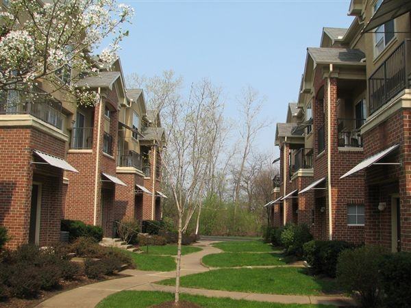 The Lincoln at Fairlane Town Center Apartments 100 Lincoln Ln