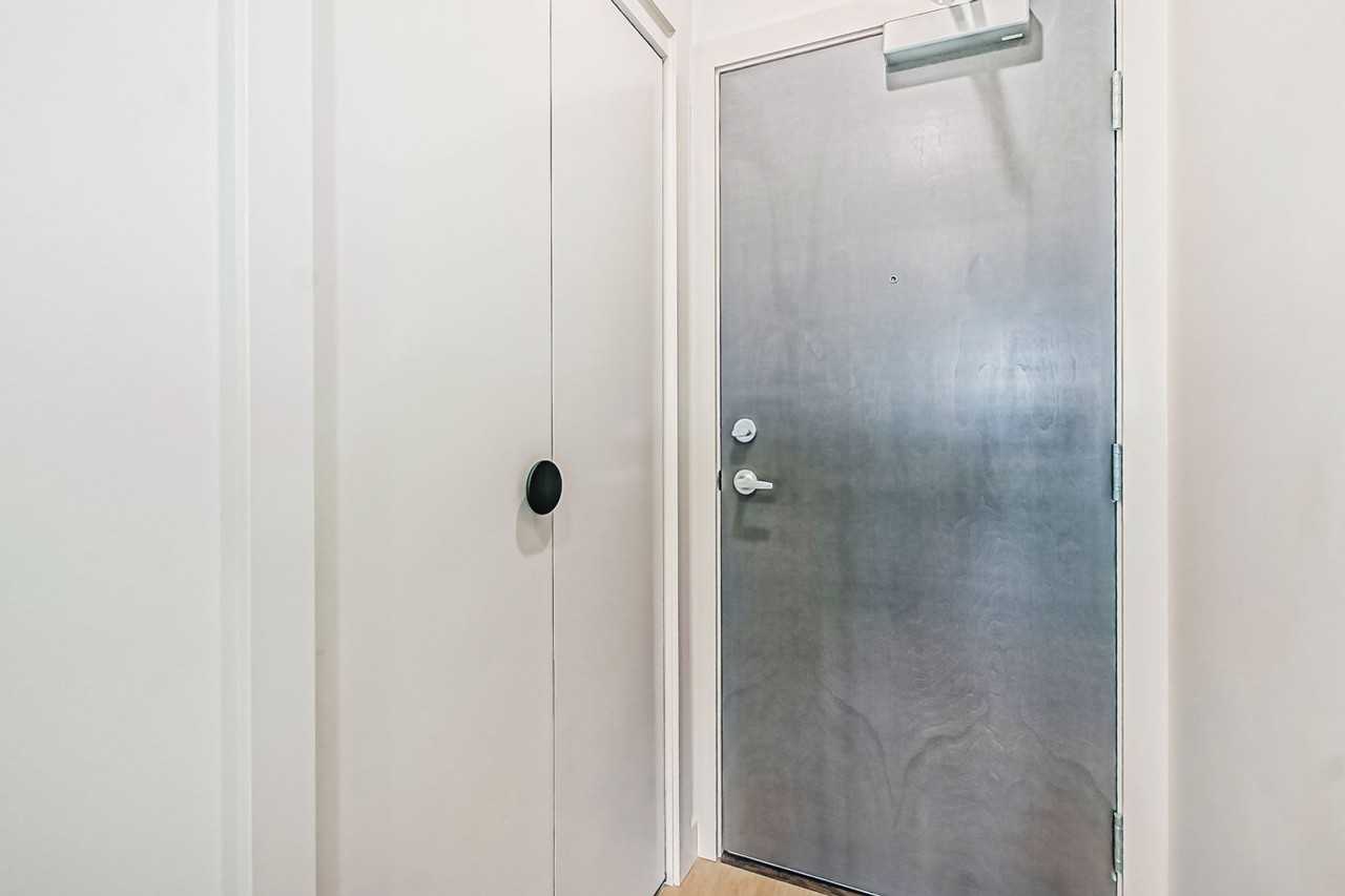 2 Bedroom 2 Bathroom Condo in Kensington - Photo 3 of 23