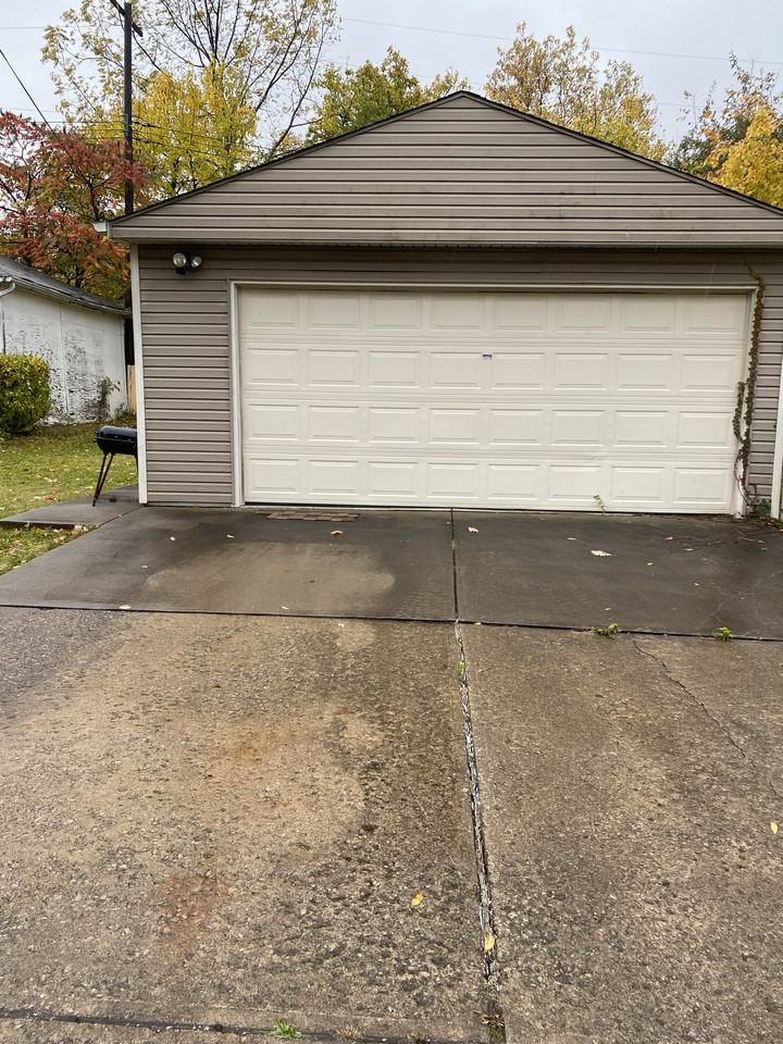 10514 Lamontier Ave - Photo 3 of 3