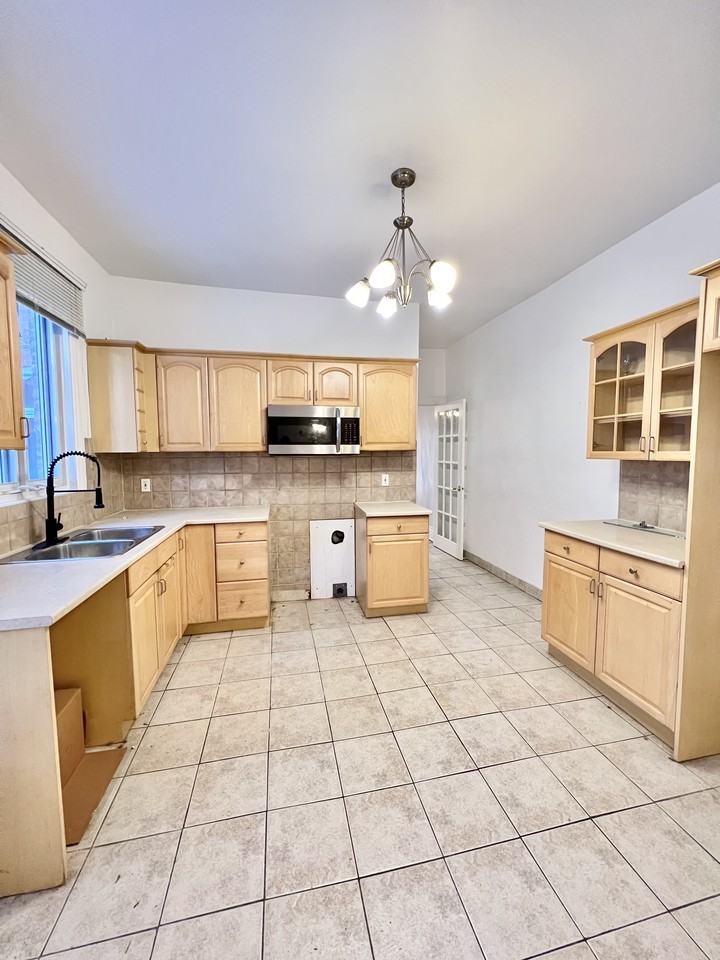 837 Avenue Outremont - Photo 3 of 19