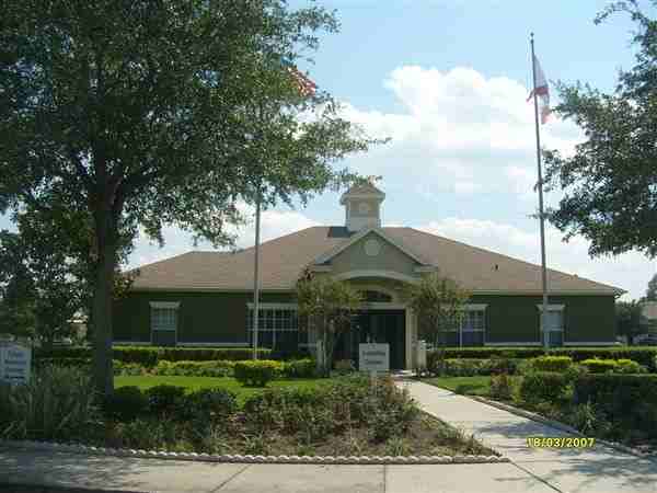 Sawyer Estates Apartments - Photo 2 of 11