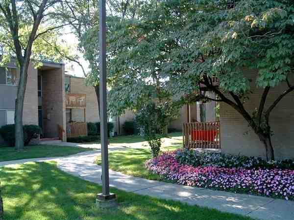River Drive Apartments - Photo 2 of 22