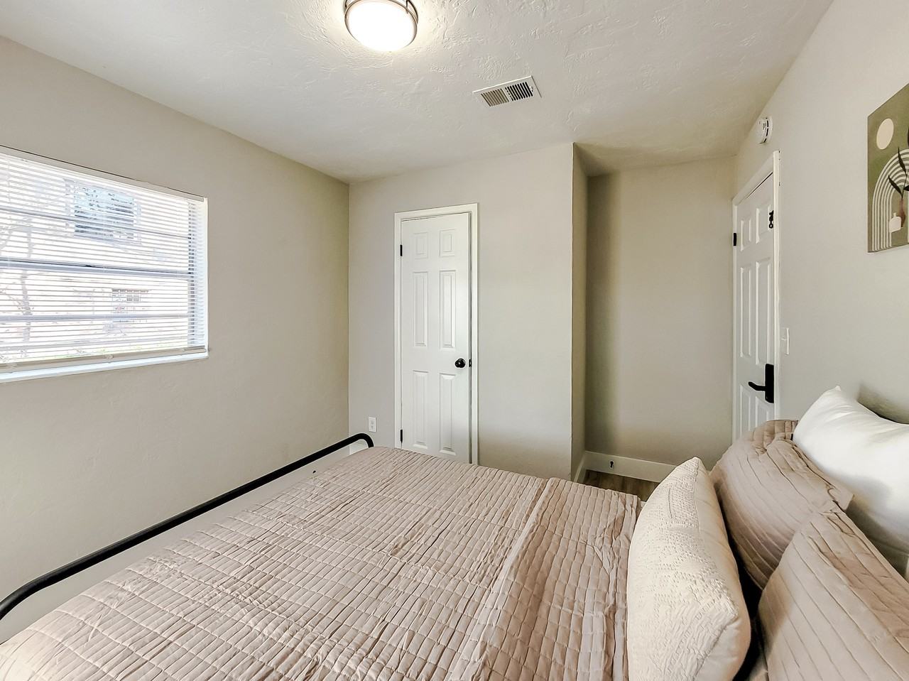 Northeast 22nd Terrace - Photo 7 of 8