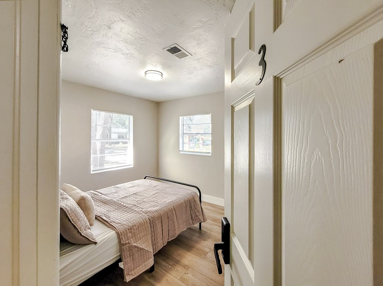 Northeast 22nd Terrace - Photo 5 of 8