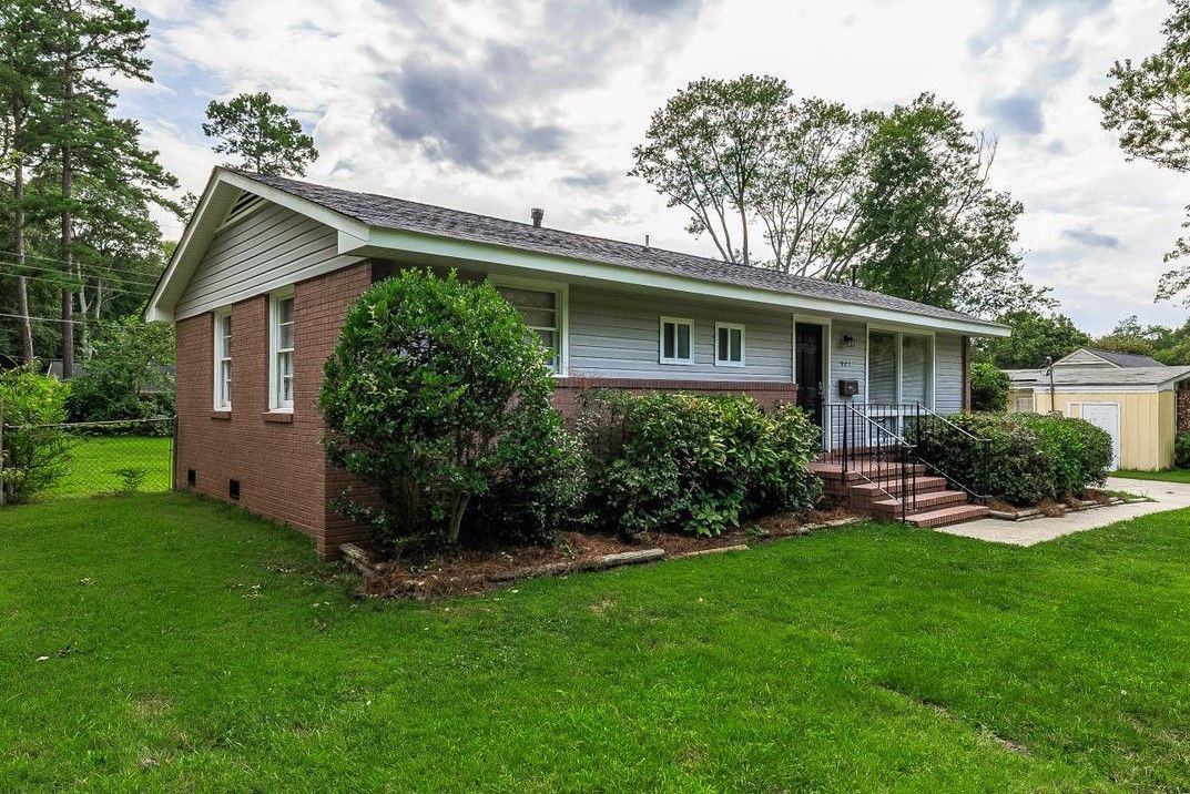 921 Tracy Dr - Photo 2 of 21