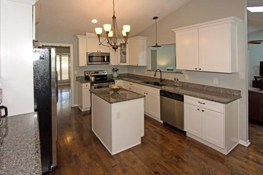 316 S Chase Ct - Photo 2 of 25