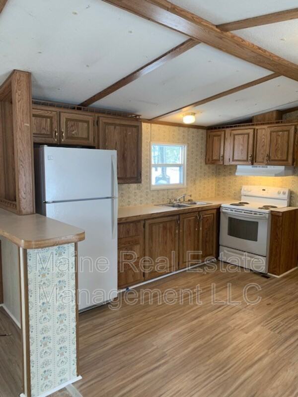 155 Harrison St - Photo 3 of 18