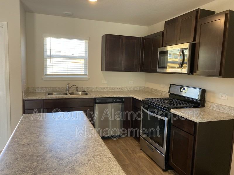 5756 Lahm - Photo 6 of 11