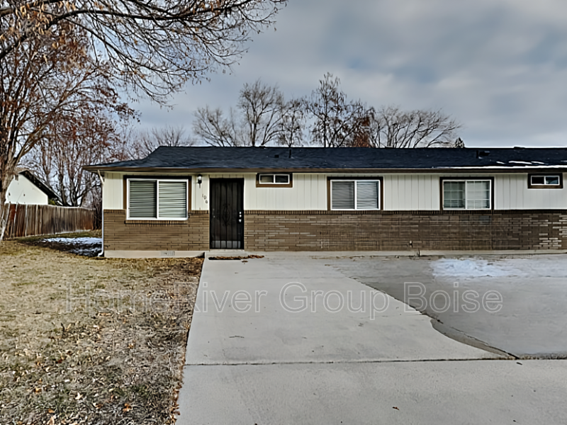 106 N Homedale Ave