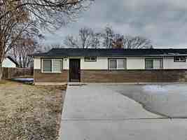 featured image of 106 N Homedale Ave