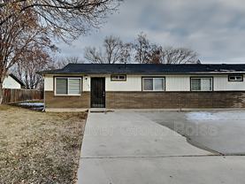 106 N Homedale Ave - Photo 1 of 1