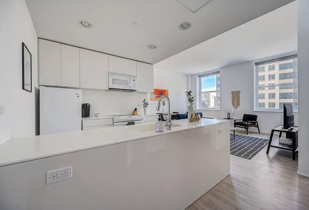 Lofts at 629 Euclid - Photo 4 of 14