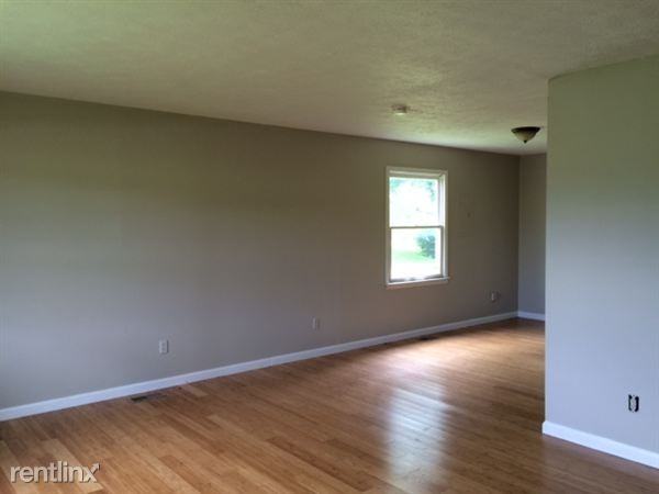 7485 Brandenburg Rd - Photo 3 of 8