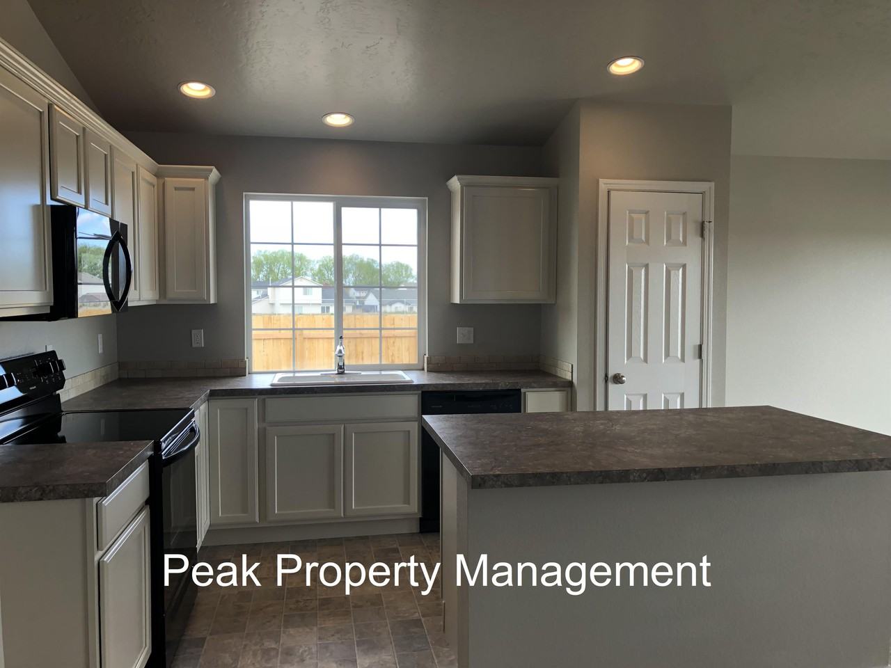 4311 Bainbridge St #1 - Photo 3 of 13