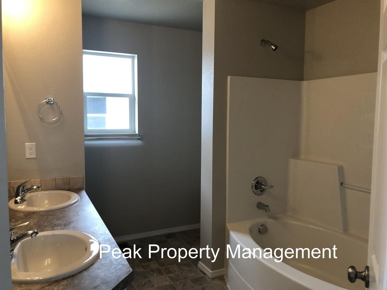 4311 Bainbridge St #1 - Photo 7 of 13