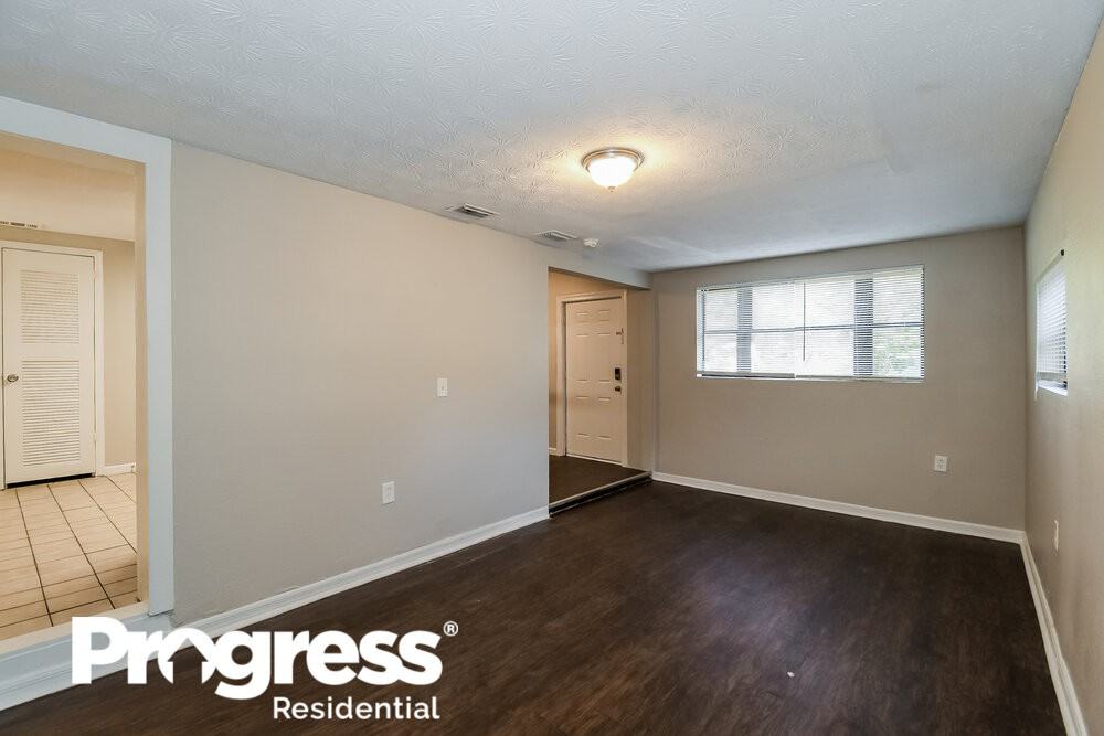 3086 W 18th St - Photo 3 of 21