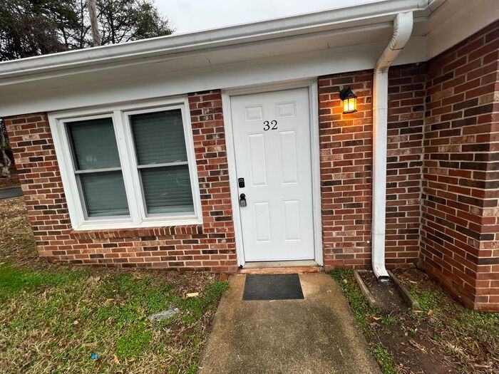 300 Brook Glenn Rd #32