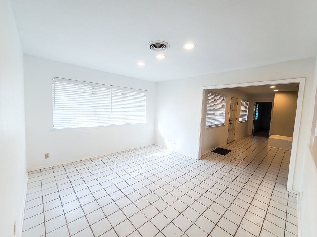2900 Goddard Pl #1 - Photo 4 of 12