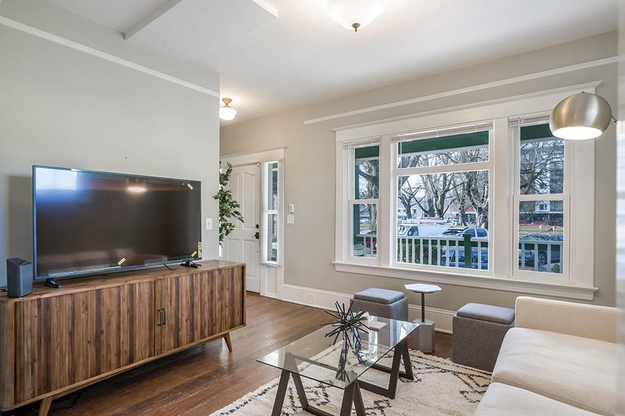 Dazzling Overlook home near Mississippi District - Photo 6 of 29