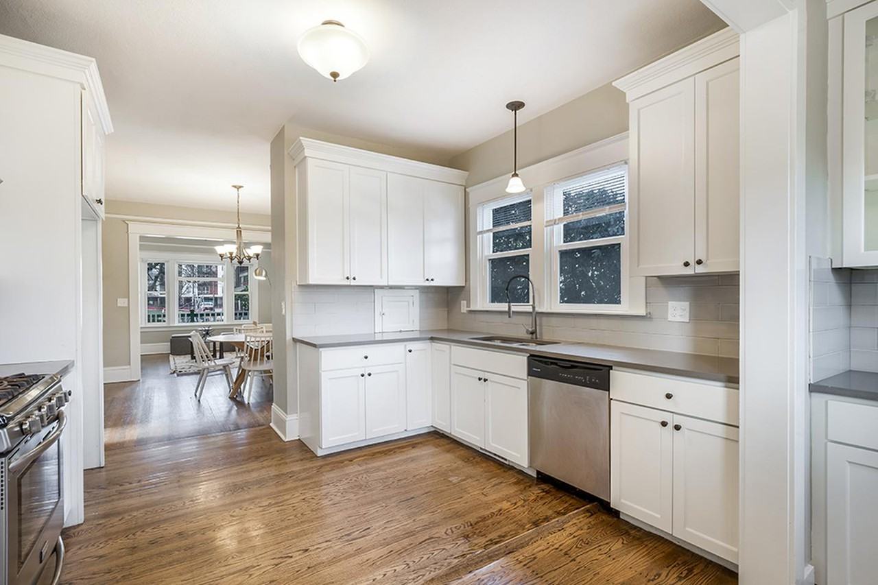 Dazzling Overlook home near Mississippi District - Photo 2 of 29