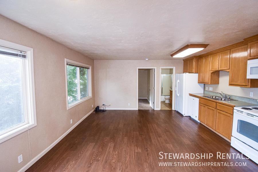 1825 Harris St #9 - Photo 3 of 20