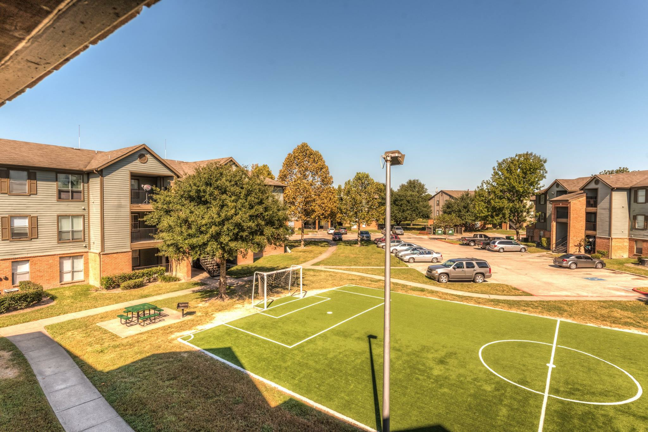 Sutter Ranch Apartments 10445 Greens Crossing Blvd, Houston, TX 77038