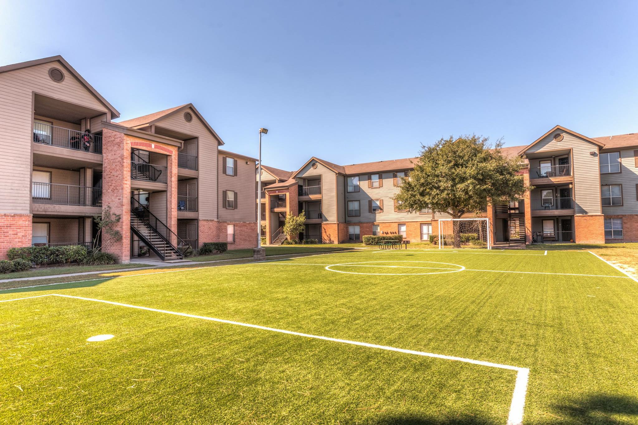Sutter Ranch Apartments - 10445 Greens Crossing Blvd, Houston, TX 77038 ...