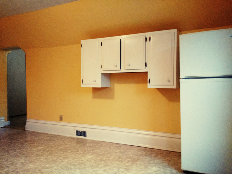 400 1/2 Laurel St - Photo 3 of 6