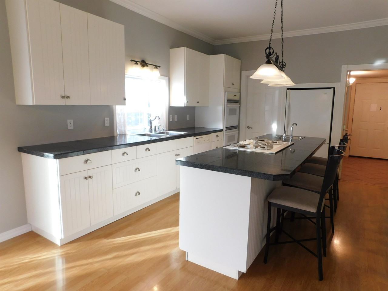 105 E 2nd St #1 - Photo 3 of 33