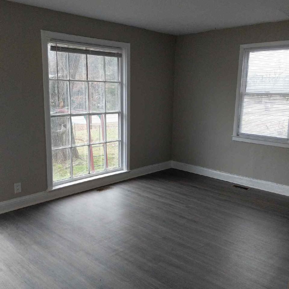 1208 Vultee Blvd #1 - Photo 3 of 5