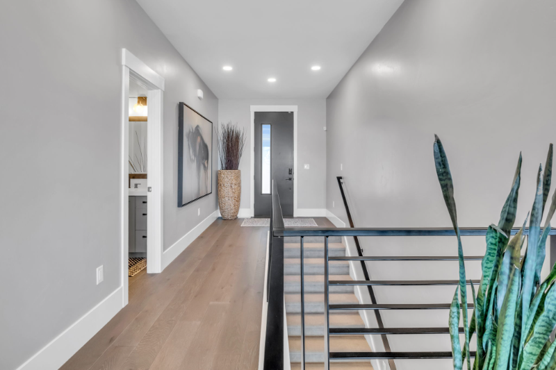 11109 N Shoreline Dr - Photo 2 of 41