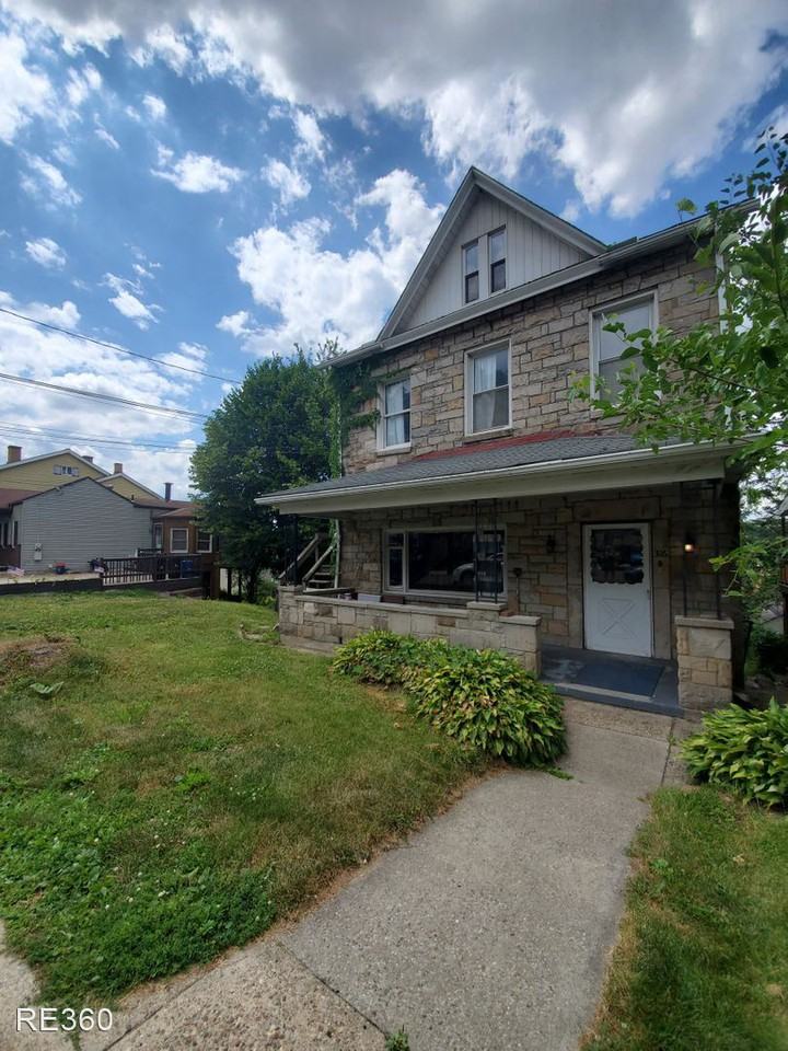 316 316 Belonda Street Mt Washington, Pittsburgh, PA 15211 Apartment