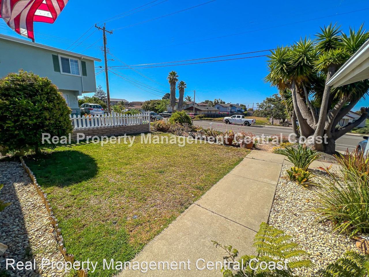 1657 Newport Ave - Photo 3 of 12