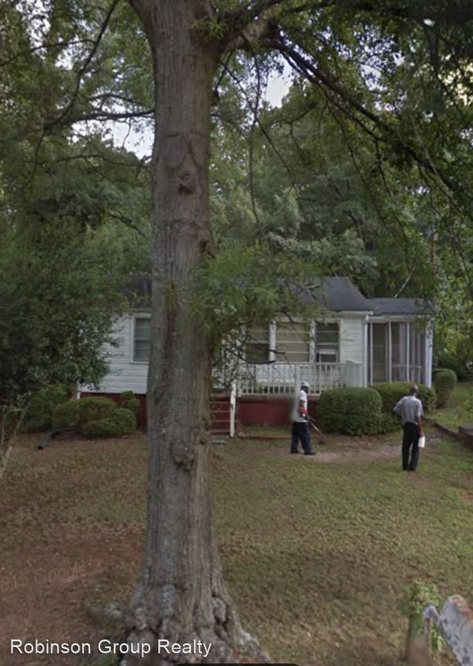 140 Glenn Rd - Photo 2 of 10