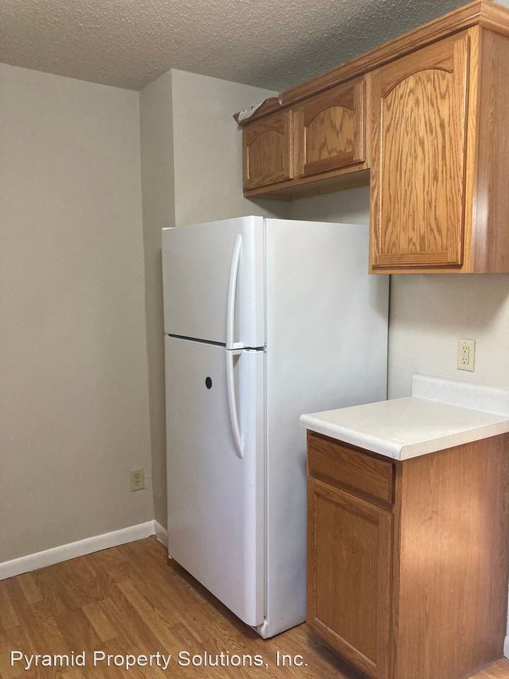 736 38th St - Photo 3 of 20