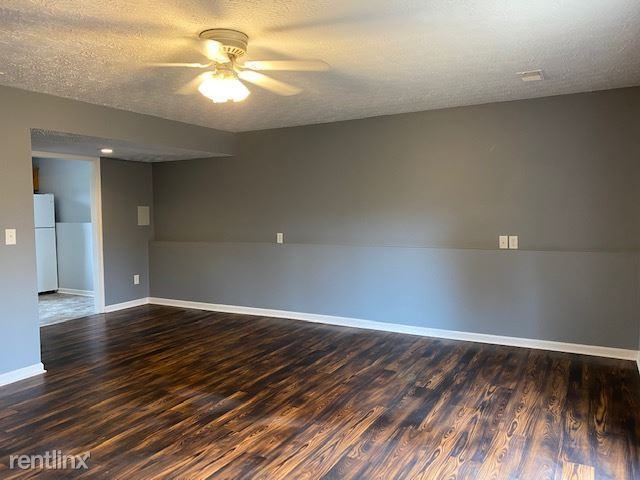 1032 Champion Dr - Photo 3 of 20