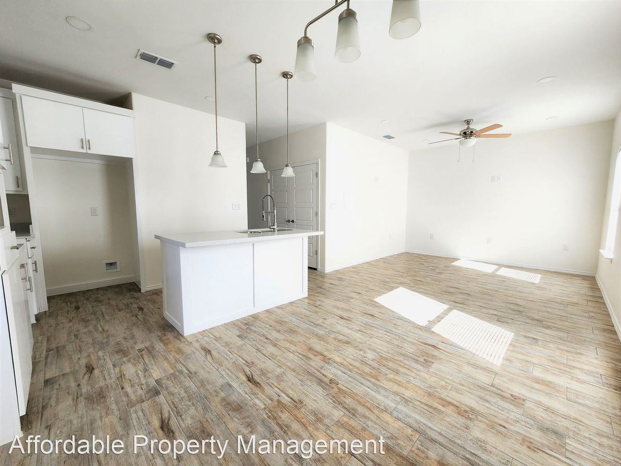 2114 E. Valley Circle - Photo 2 of 12