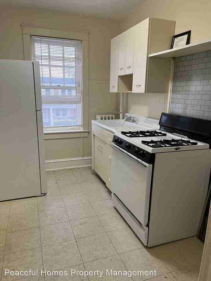 729 Third St - Photo 2 of 10