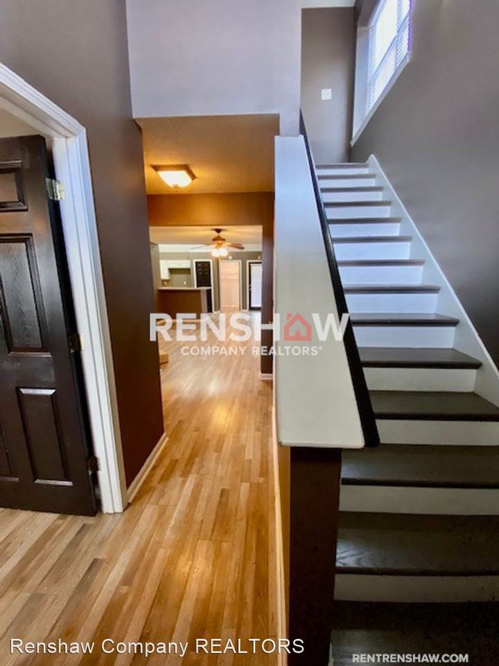 1829 Winship Dr - Photo 3 of 34