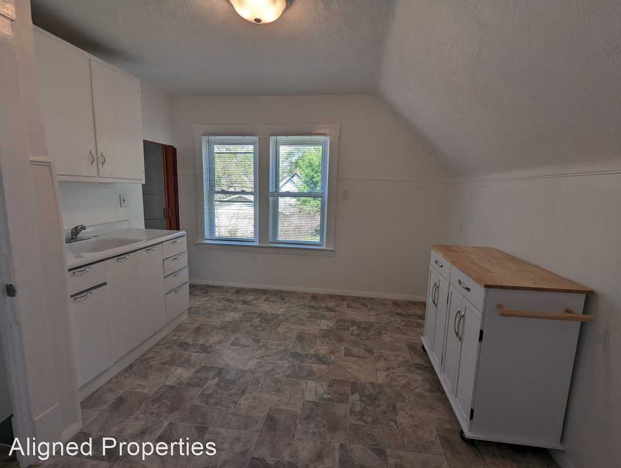 2101 West 83rd - Photo 3 of 10