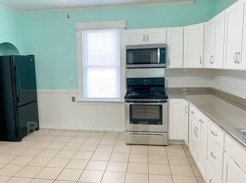 336 Valley St - Photo 3 of 9