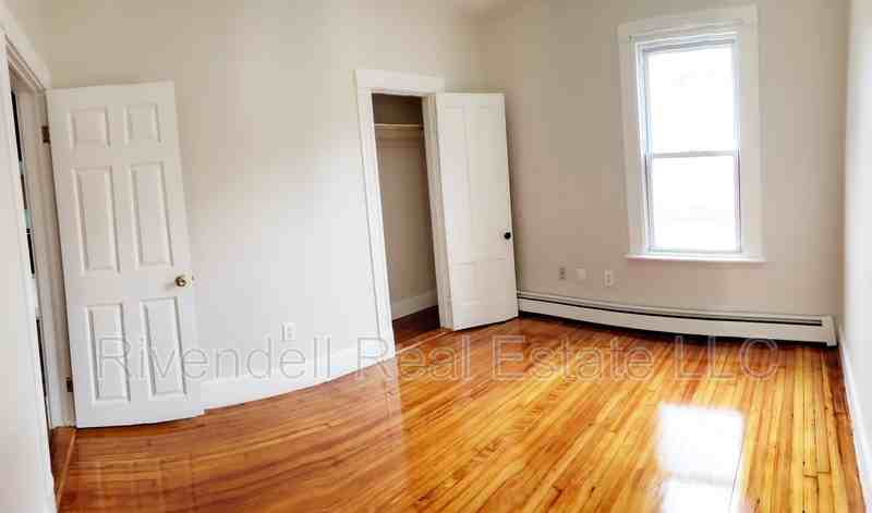 336 Valley St - Photo 6 of 9