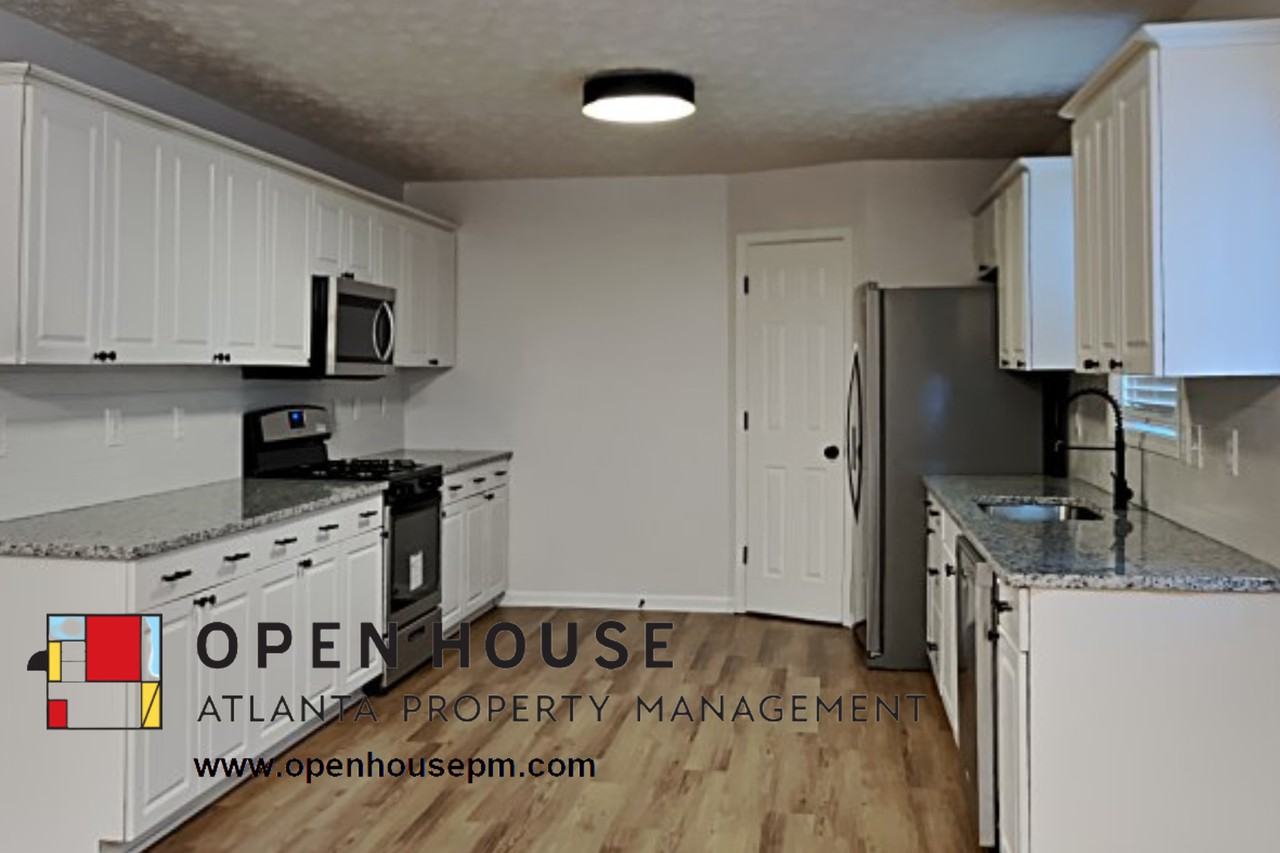 778 Summer Dr Nw - Photo 3 of 14