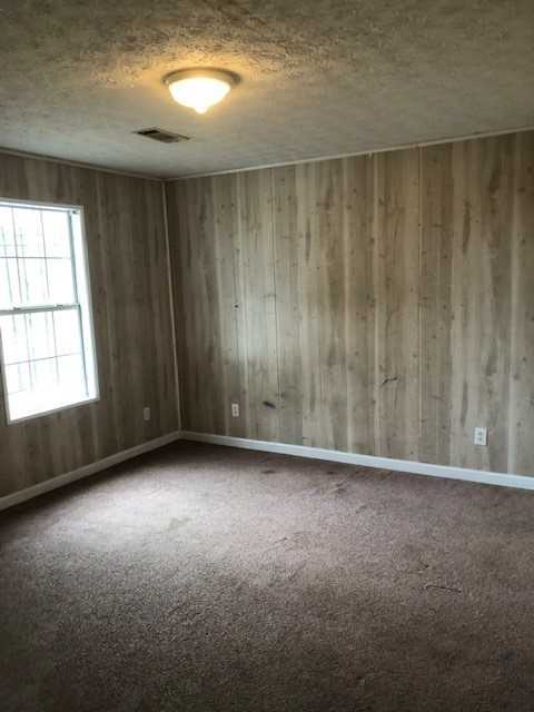 543 N 9Th St - Photo 3 of 7