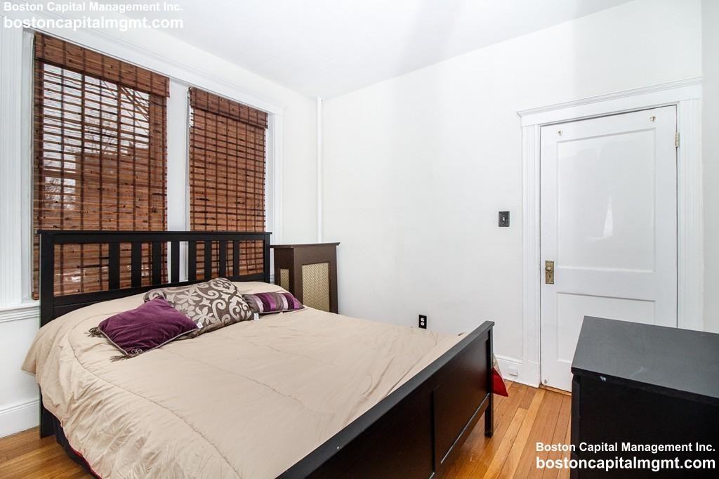 28 Mount Hood Rd #4 - Photo 4 of 30