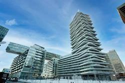 15 Queens Quay E #703