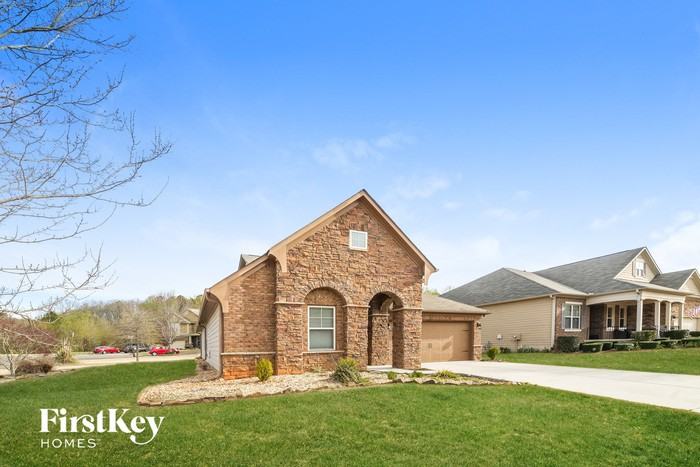 611 E Hampton Pl - Photo 2 of 15