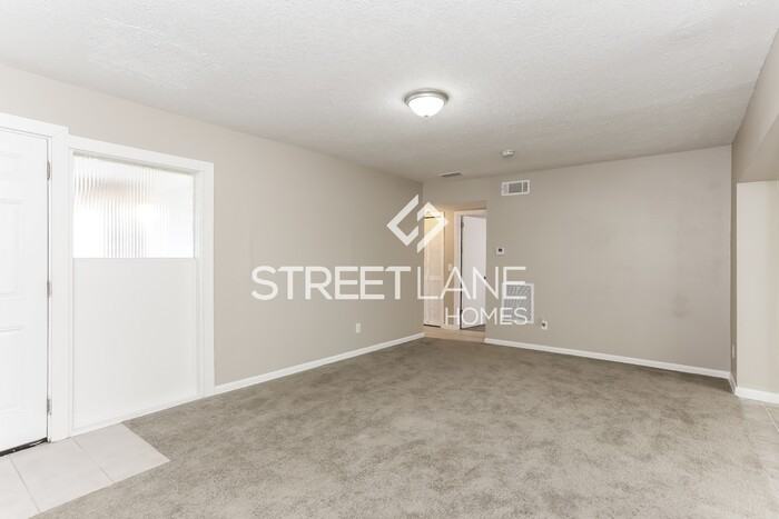 11652 Marina Dr - Photo 2 of 15