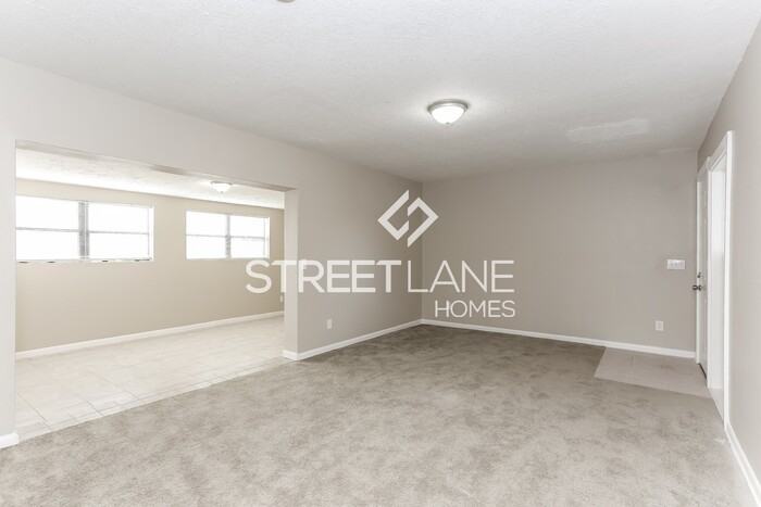 11652 Marina Dr - Photo 3 of 15