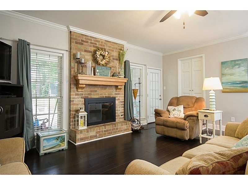 727 Hazelwood Dr - Photo 2 of 14